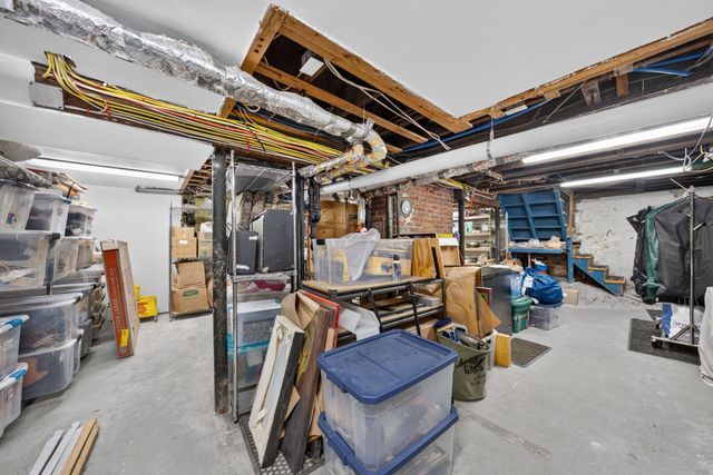 4 Hawthorn Rd, Milton, MA 02186