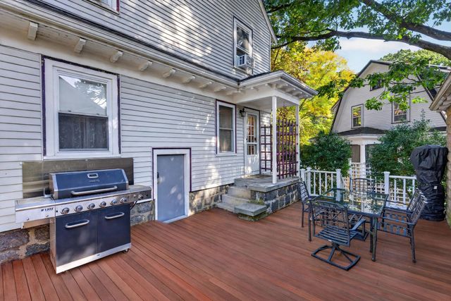 4 Hawthorn Rd, Milton, MA 02186