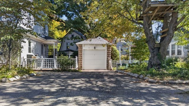 4 Hawthorn Rd, Milton, MA 02186