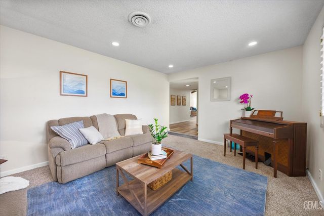 5501 Demaret Avenue, Bakersfield, CA 93309