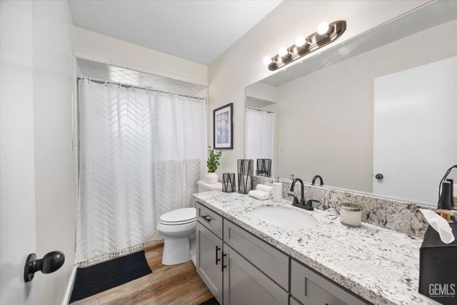 5501 Demaret Avenue, Bakersfield, CA 93309