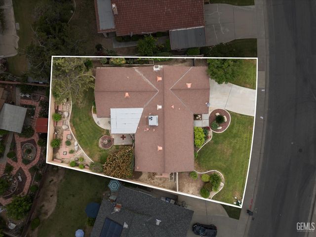 5501 Demaret Avenue, Bakersfield, CA 93309