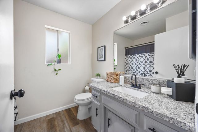 5501 Demaret Avenue, Bakersfield, CA 93309