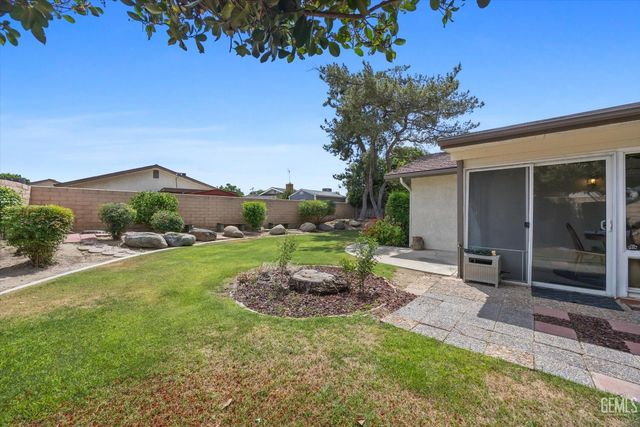 5501 Demaret Avenue, Bakersfield, CA 93309