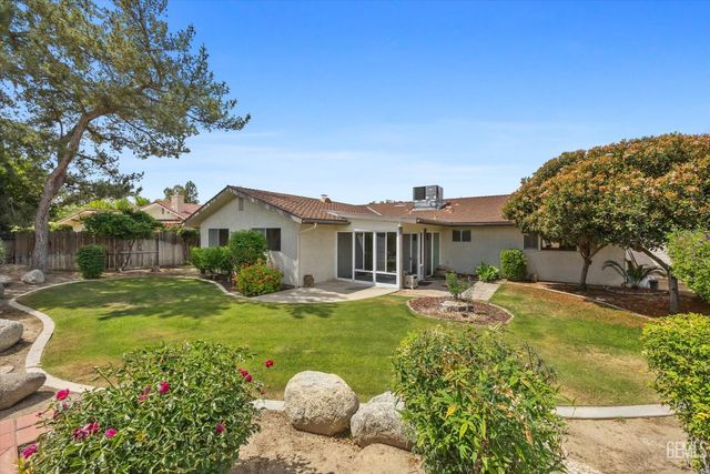 5501 Demaret Avenue, Bakersfield, CA 93309