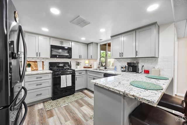 5501 Demaret Avenue, Bakersfield, CA 93309