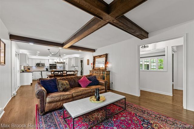 433 Whippers In Court, Bloomfield Hills, MI 48304