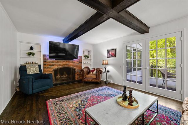 433 Whippers In Court, Bloomfield Hills, MI 48304