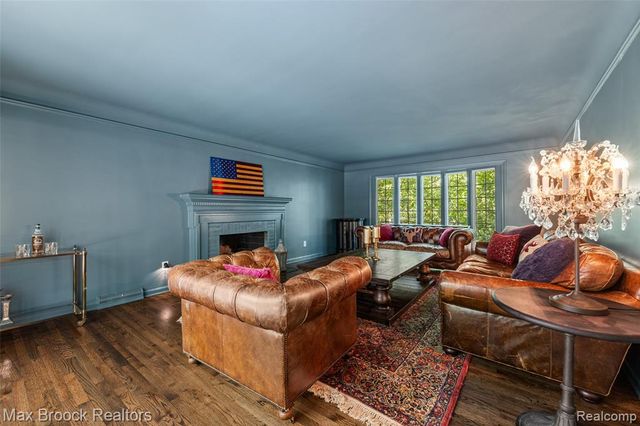 433 Whippers In Court, Bloomfield Hills, MI 48304