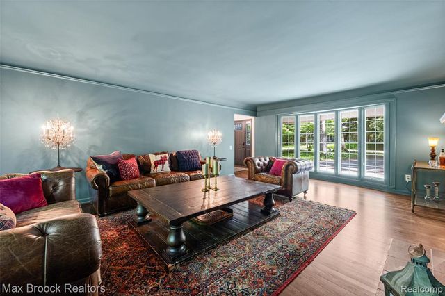 433 Whippers In Court, Bloomfield Hills, MI 48304