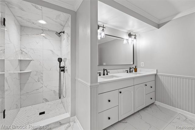 433 Whippers In Court, Bloomfield Hills, MI 48304