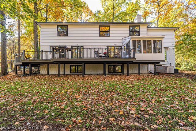 433 Whippers In Court, Bloomfield Hills, MI 48304