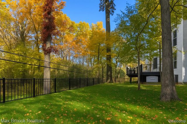 433 Whippers In Court, Bloomfield Hills, MI 48304