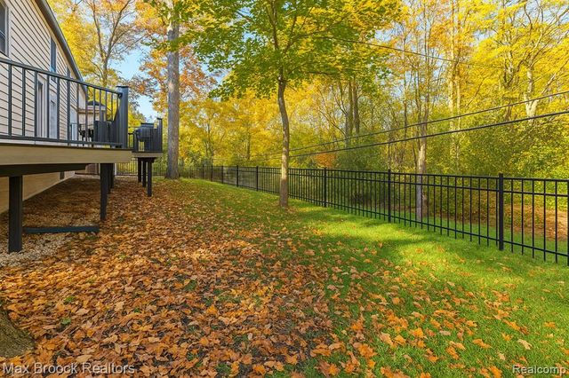 433 Whippers In Court, Bloomfield Hills, MI 48304