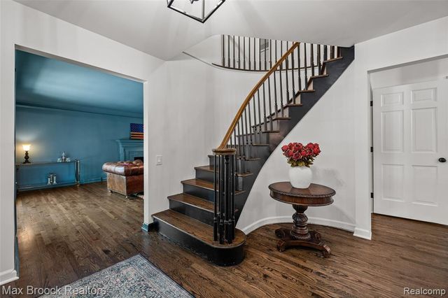 433 Whippers In Court, Bloomfield Hills, MI 48304