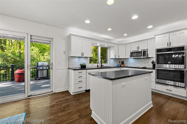 433 Whippers In Court, Bloomfield Hills, MI 48304