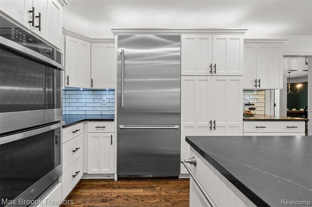 433 Whippers In Court, Bloomfield Hills, MI 48304