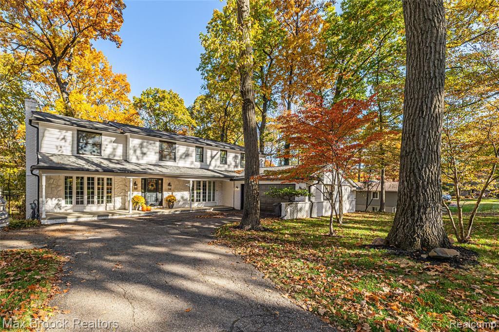 433 Whippers In Court, Bloomfield Hills, MI 48304