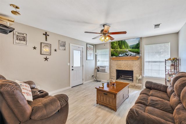 103 Elm Street, Roxton, TX 75477
