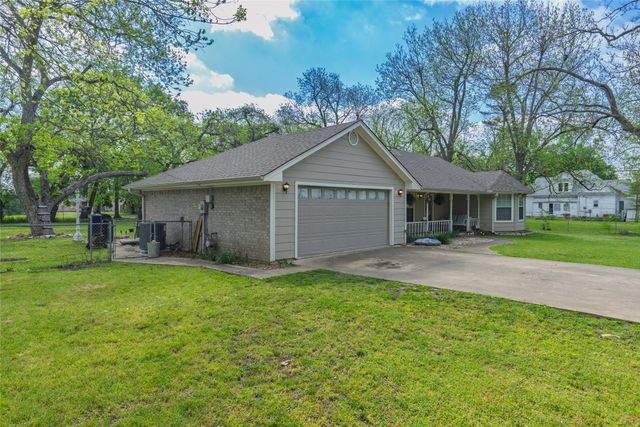 103 Elm Street, Roxton, TX 75477