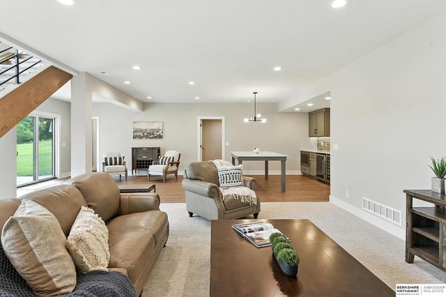 15525 Riha Circle, Springfield, NE 68059