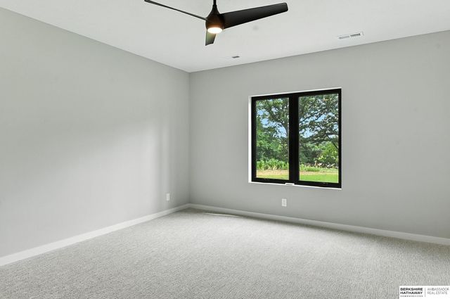 15525 Riha Circle, Springfield, NE 68059