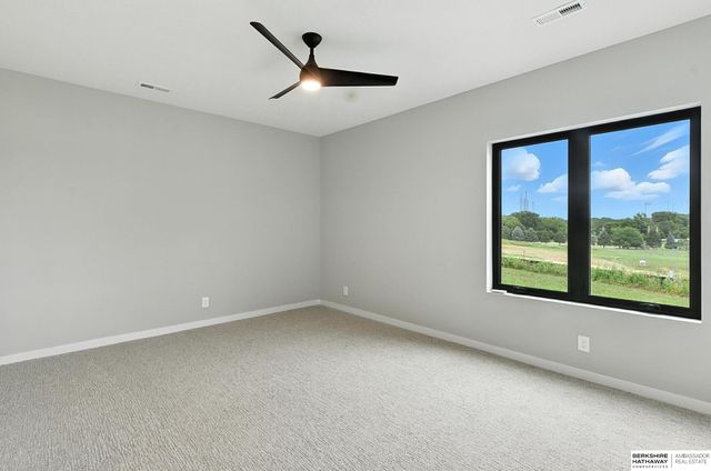 15525 Riha Circle, Springfield, NE 68059