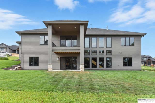 15525 Riha Circle, Springfield, NE 68059