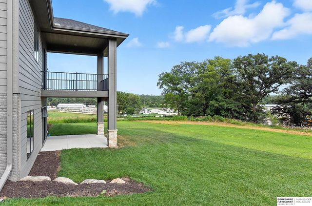 15525 Riha Circle, Springfield, NE 68059