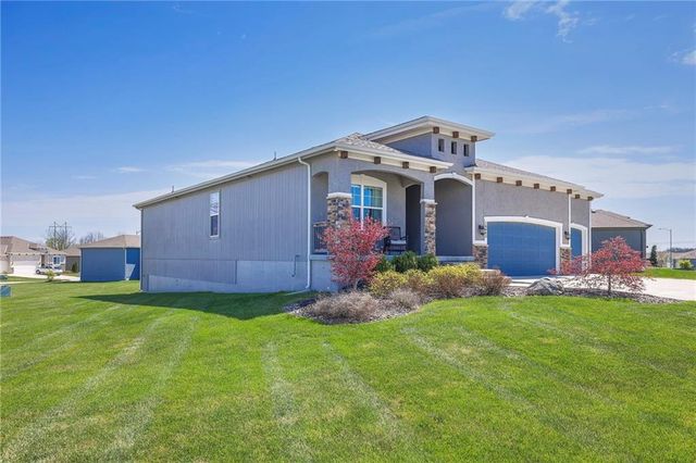 18903 Mahaffie Street, Spring Hill, KS 66083