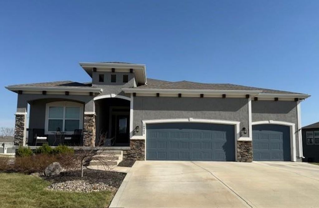 18903 Mahaffie Street, Spring Hill, KS 66083