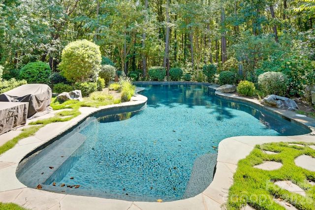 9208 Flying Eagle Lane, Charlotte, NC 28278