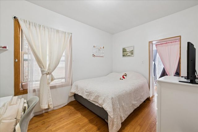 2629 W Winnemac Avenue, Chicago, IL 60625