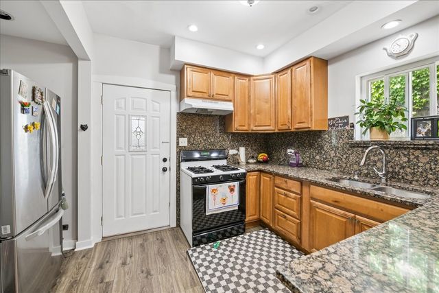 2629 W Winnemac Avenue, Chicago, IL 60625