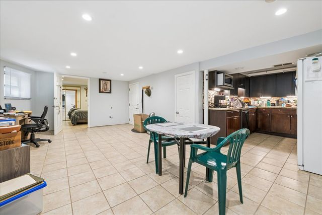 2629 W Winnemac Avenue, Chicago, IL 60625