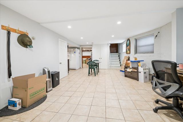 2629 W Winnemac Avenue, Chicago, IL 60625