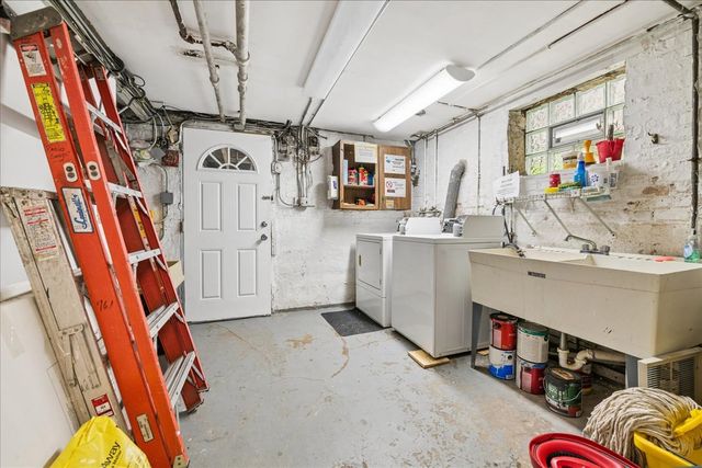 2629 W Winnemac Avenue, Chicago, IL 60625