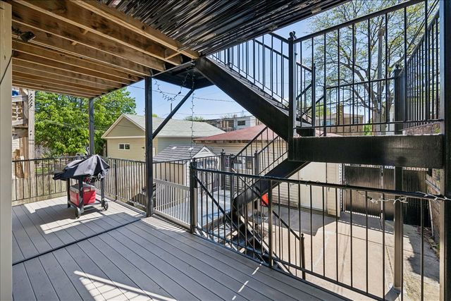 2629 W Winnemac Avenue, Chicago, IL 60625