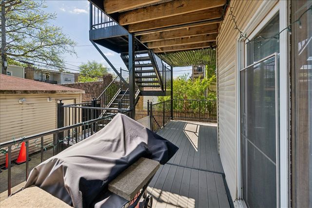 2629 W Winnemac Avenue, Chicago, IL 60625