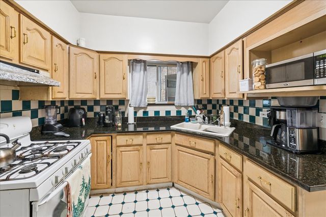 2629 W Winnemac Avenue, Chicago, IL 60625