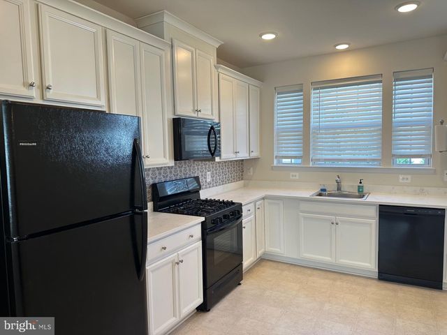 43671 WINTERBERRY WAY, California, MD 20619