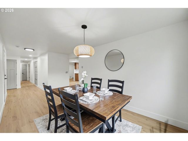 2175 Princeton Dr, Eugene, OR 97405