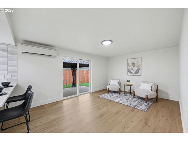 2175 Princeton Dr, Eugene, OR 97405