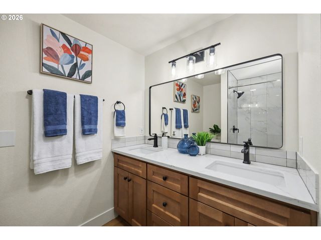 2175 Princeton Dr, Eugene, OR 97405