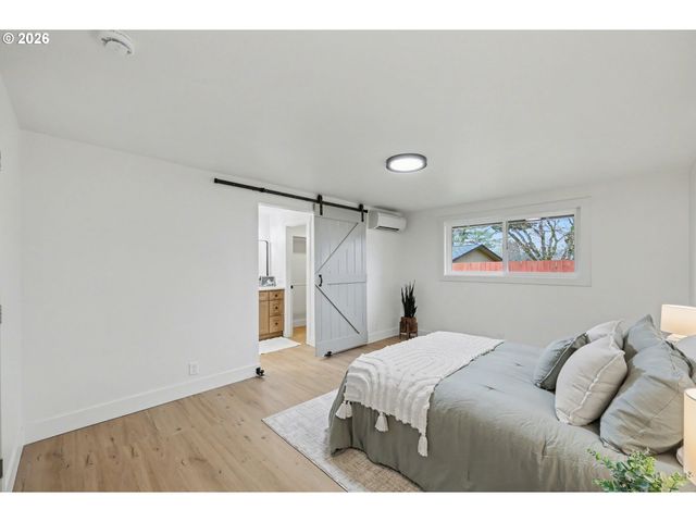 2175 Princeton Dr, Eugene, OR 97405