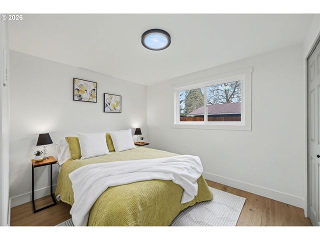 2175 Princeton Dr, Eugene, OR 97405