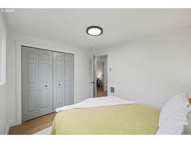 2175 Princeton Dr, Eugene, OR 97405