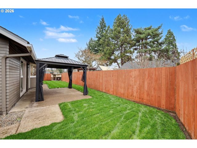 2175 Princeton Dr, Eugene, OR 97405