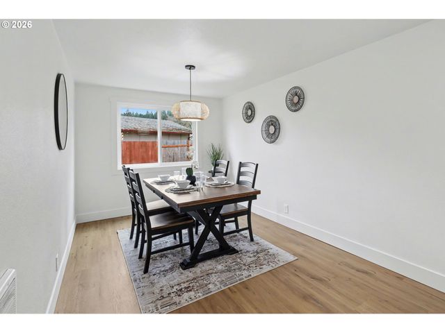 2175 Princeton Dr, Eugene, OR 97405