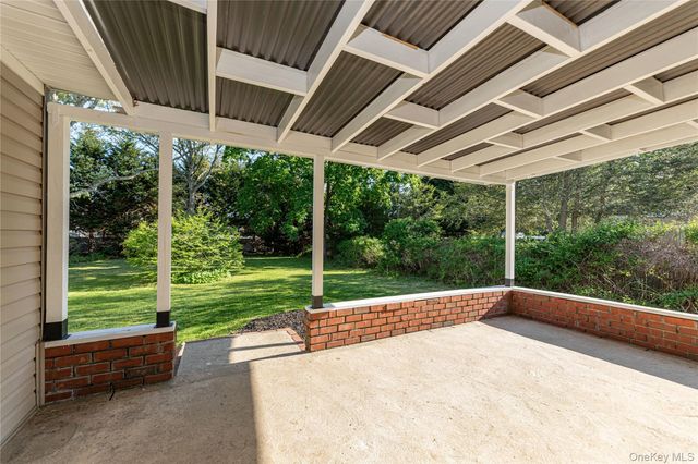 986 Karshick Street, Bohemia, NY 11716